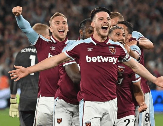 比肩传奇，姆巴佩成皇马队史第四位欧冠上演大四喜的球员（姆巴佩追平传奇：成皇马欧冠单场大四喜第4人）