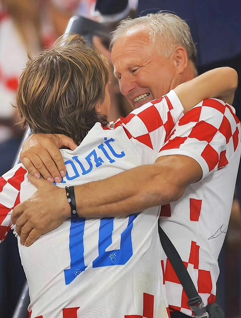 本届与哥伦比亚同组，C罗世界杯对阵南美球队仍0球0助（分组遇哥伦比亚，C罗世界杯对南美仍是0进球0助攻）