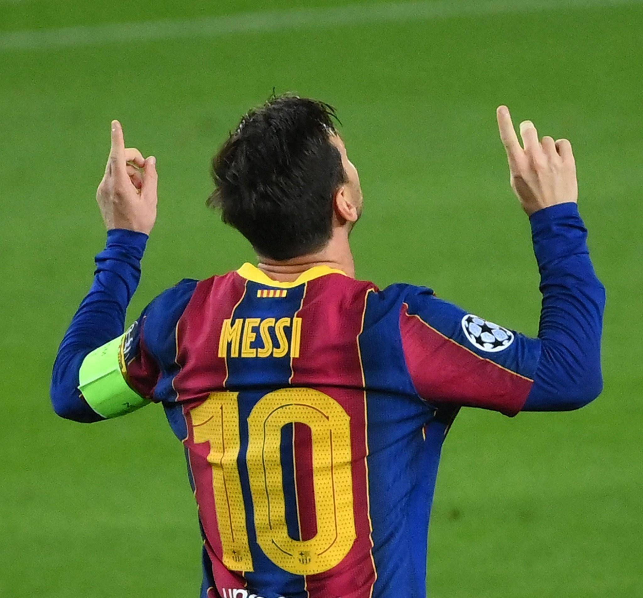 五冠加身！国安3-0击败河南夺得队史第5座足协杯冠军（国安三球完胜河南，队史第五次捧起足协杯）