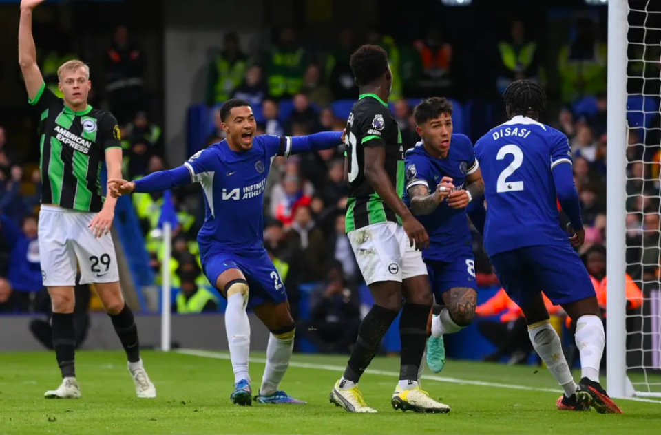 意媒：与德佬对话后孔蒂已得到必要的保证，将留任至赛季结束（意媒：孔蒂与德劳伦蒂斯会谈后获必要承诺，留任至赛季末）