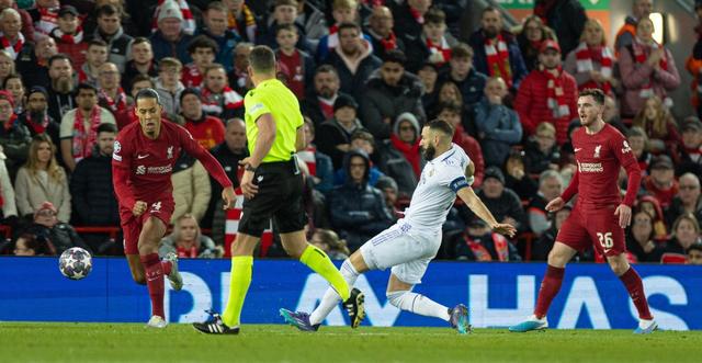 维拉客场4-3逆转布莱顿，终结其英超主场不败纪录，升至第三名。（阿斯顿维拉客场4-3逆转布莱顿，终结对手英超主场不败并升至积分榜第三）