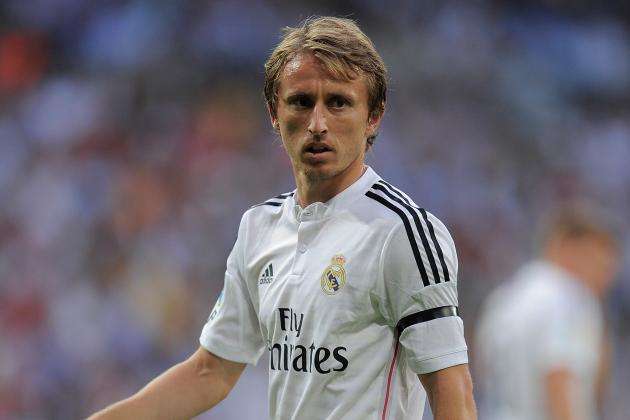 这什么越位线？防线问题or中场问题，弗里克为何矜持自负？（越位线离谱？病灶在后防还是中场，弗里克为何矜持又自负）