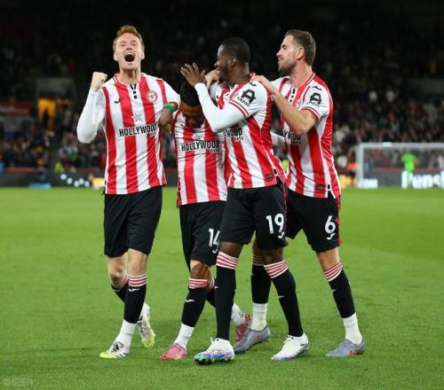 德科：梅西短暂回归？这不可能；还没和莱万谈续约的事（德科：梅西不可能短期回归；与莱万的续约谈判尚未启动）